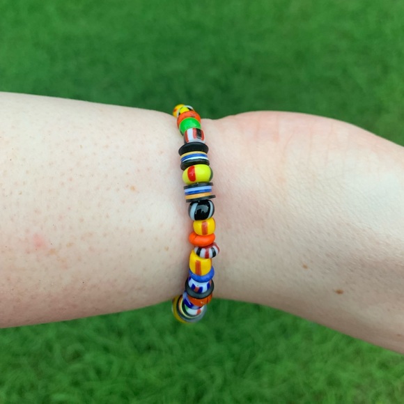 Funky Glass Beaded Bracelet - Picture 9 of 12